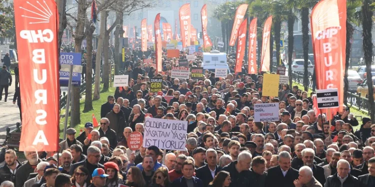 CHP Bursa ve Bursa Halk Dayanışması’ndan görkemli miting
