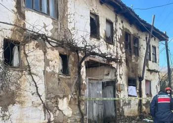 Bursa Yenişehirde çıkan yangında bir kişi hayatını kaybetti