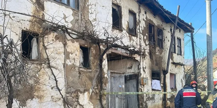Bursa Yenişehirde çıkan yangında bir kişi hayatını kaybetti