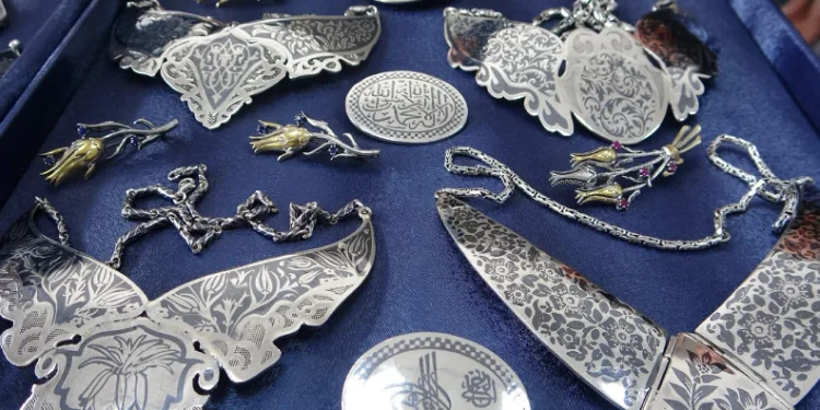 Savat gümüş gelecek nesillere aktarılıyor
