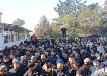 Zam talebi reddedilen çalışanlarından eylem
