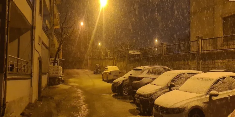 Siirt’te kar yağışı başladı