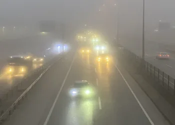 Kocaeli’de sis: Göz gözü görmedi