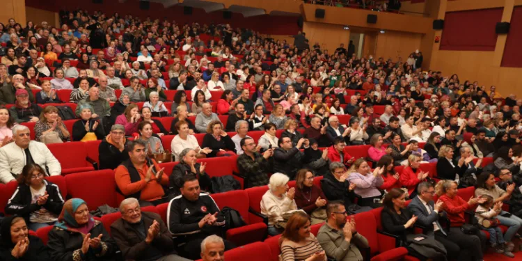 Antalyalılar 2025’in ilk günlerine türkülerle ‘merhaba’ dedi