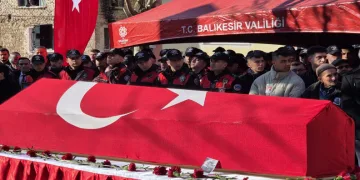 Şehit polis memuru Emirhan Aramış son yolculuğuna uğurlandı