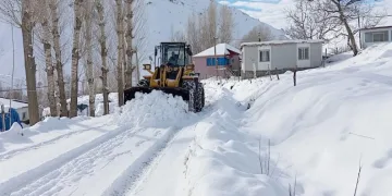 Şırnak’ta kapalı köy yolları ulaşıma açıldı