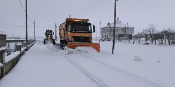Bitlis’te kapalı köy yolları tek tek ulaşıma açılıyor