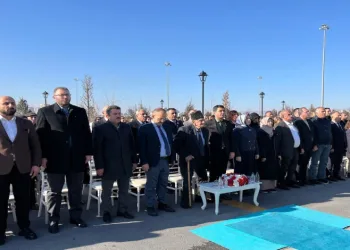 Lise öğrencileri yaşlıların hatıralarını kara kaleme döktü
