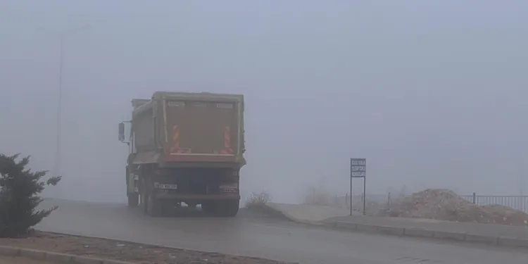 Elazığ’da sis etkisini sürdürüyor