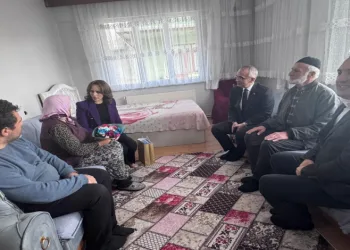 Şehit aileleriyle bir araya geldiler