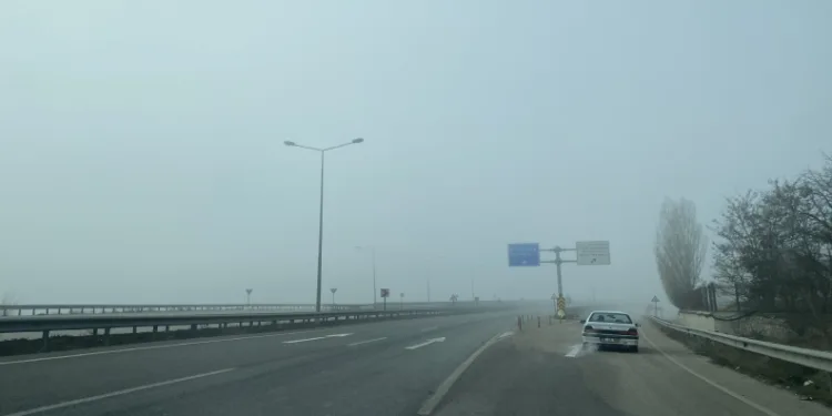 Sis ulaşımı olumsuz etkiledi