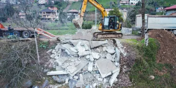 Fırtına Vadisi’nde 28 yapı yıkıldı