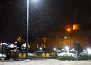 Edirne’de lapa lapa kar
