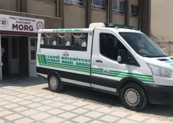 Gassal mezardan çıkartıp yıkadı