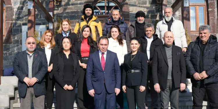 Başkan Senger, basınla bir araya geldi