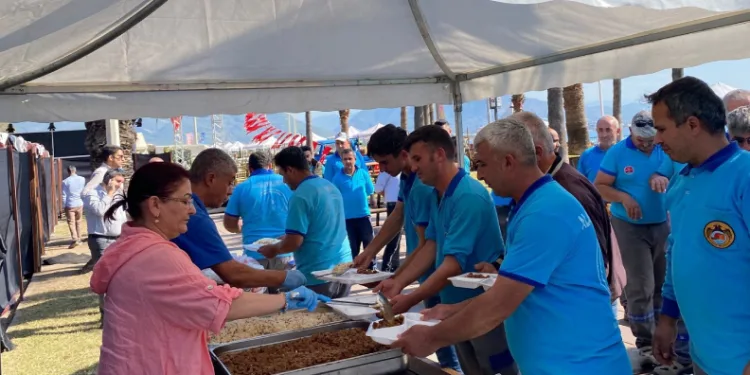 Alanya Aşevi ihtiyaç sahiplerini yalnız bırakmadı