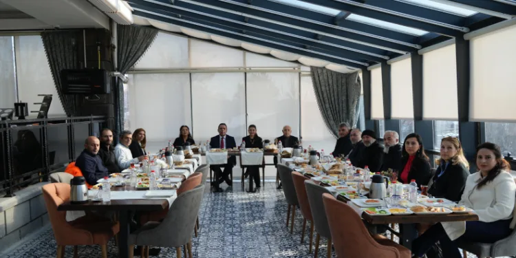 Başkan Senger, basınla bir araya geldi