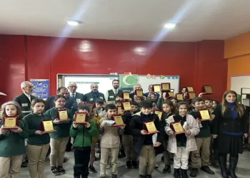 34 öğrenci ailesine sigara bıraktırdı