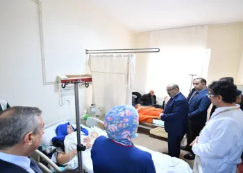 Vali Ustaoğlu’ndan hastane ziyareti