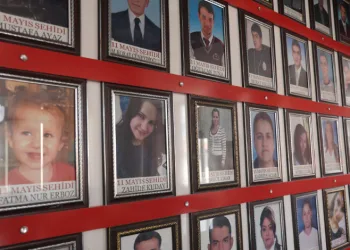 Patlamasında evladını ve kardeşini kaybeden anne