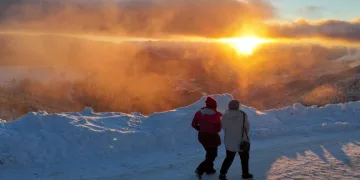 Erzincan’ın Otlukbeli ilçesi buz kesti