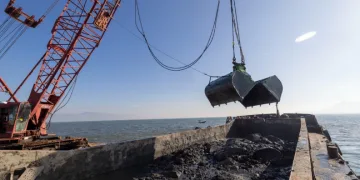 Körfezden 60 bin ton çamur çıkarıldı
