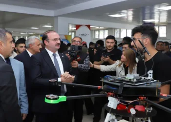 Gençler geleceğe iz bırakıyor