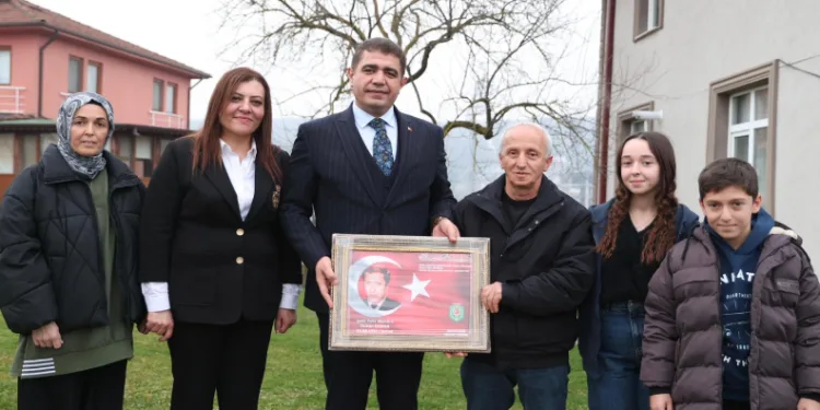 Vali Aslan, şehit yakınları ve gazileri yalnız bırakmıyor