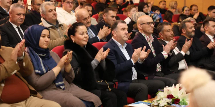 Bayburt’ta müzik öğretmenleri sahne performanslarıyla göz doldurdu
