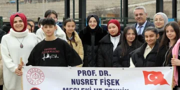 Liseliler çevre dostu çalışmaları inceledi