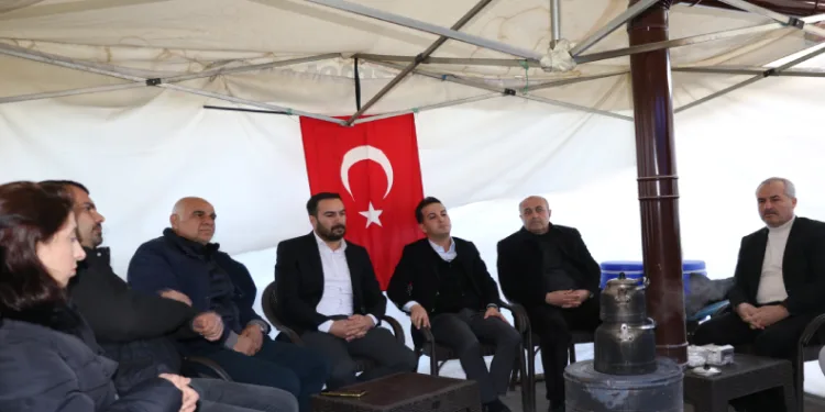 DEM Partililer işçilerle bir araya geldi