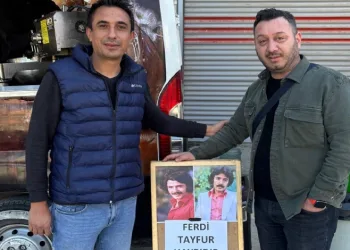 Hayranları, Ferdi Tayfur için lokma döktürdü