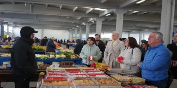 Başkan Subaşı pazar esnafının dertlerini dinledi