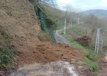 Heyelandan dolayı kapanan yol açıldı