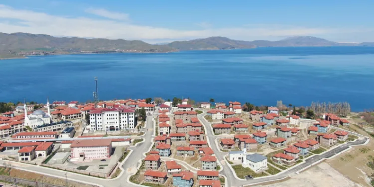 Elazığ’da 27 bin konut teslim edildi