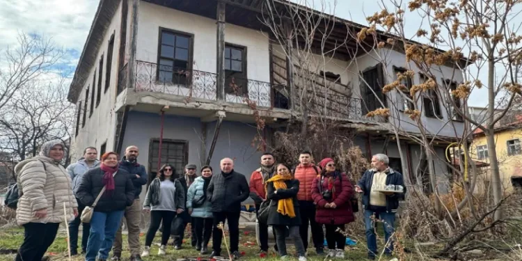 Kent Konseyi, şehirde eski konaklar araştırması başlattı