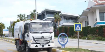 Büyükşehir, Kuşadası’nda çalışmalarını sürdürüyor
