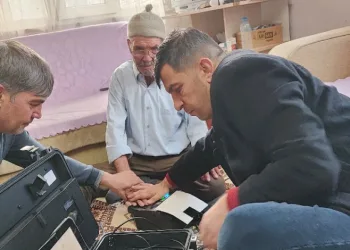 Kale’de 14 yaşlı vatandaşın kimlik yenileme işlemi adresinde yapıldı