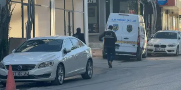 Mimarlık ofisinde ölü bulundu