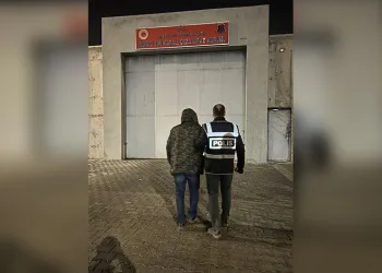 Oto boya atölyesinde çıkan yangın paniğe neden oldu