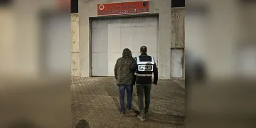 Oto boya atölyesinde çıkan yangın paniğe neden oldu