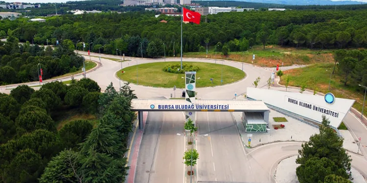 BUÜ öğrencilerinin 10 projesine ÜNİDES desteği