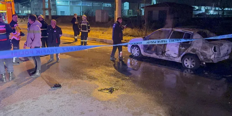 Isparta’da alevler içinde kalan otomobilin sürücüsü yanarak can verdi