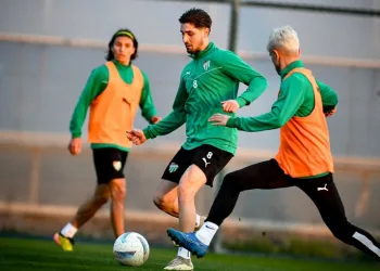 Bursaspor Antalya kampında güç depoluyor