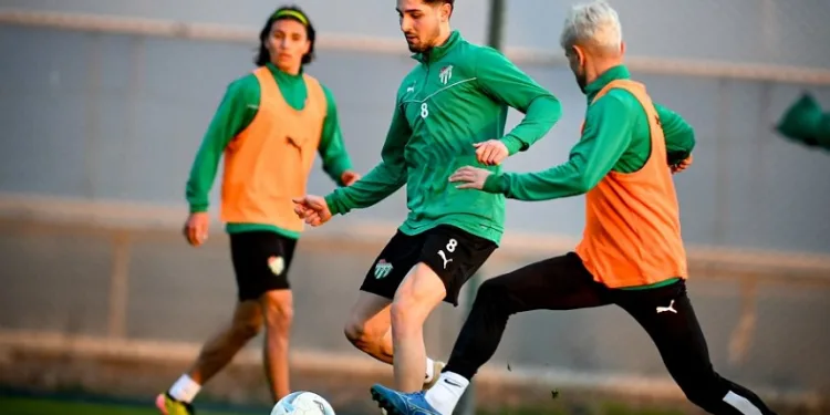 Bursaspor Antalya kampında güç depoluyor