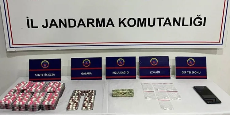 Oto boya atölyesinde çıkan yangın paniğe neden oldu