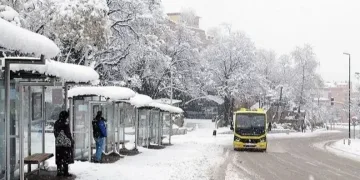 Bursa’nın İnegöl ve İznik ilçelerinde eğitime kar engeli