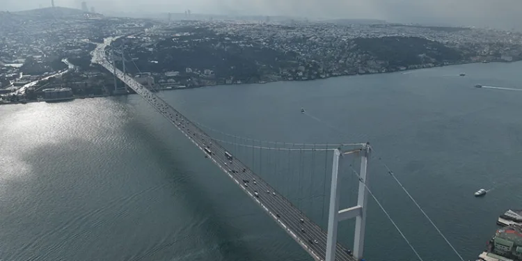 İstanbul Boğazı’nda kar manzarası