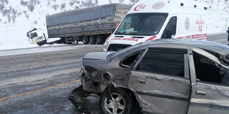 Malatya-Adıyaman yolunda trafik kazası: 2 yaralı