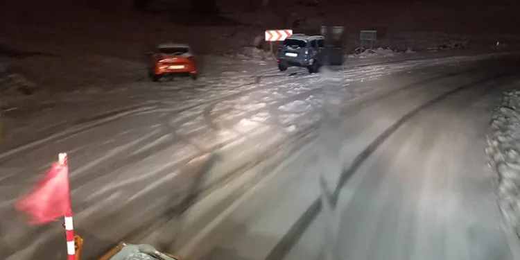 Siirt’te 84 köy ve mezra yolu ulaşıma kapandı